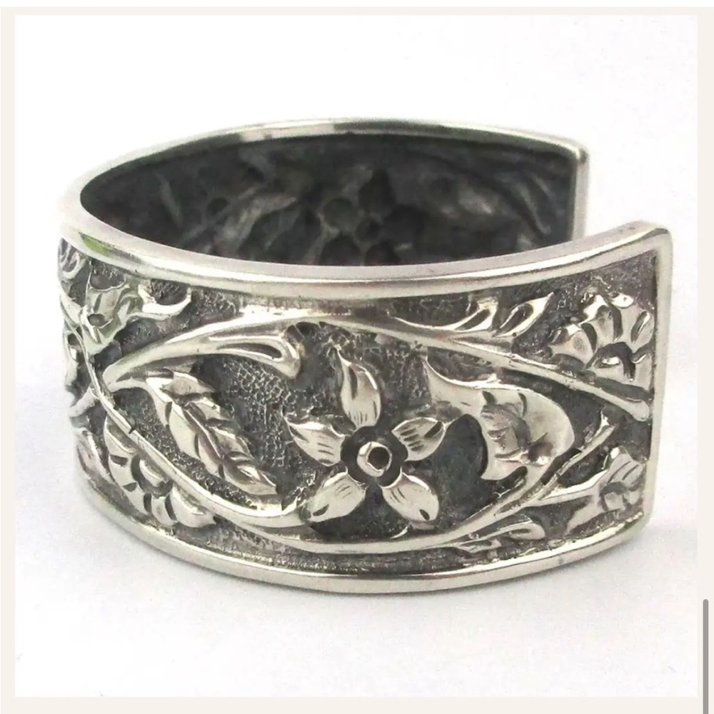 Silpada Vintage Repousse Floral
Sterling Silver Oxidized Floral Cuff Bracelet - Picture 5 of 8